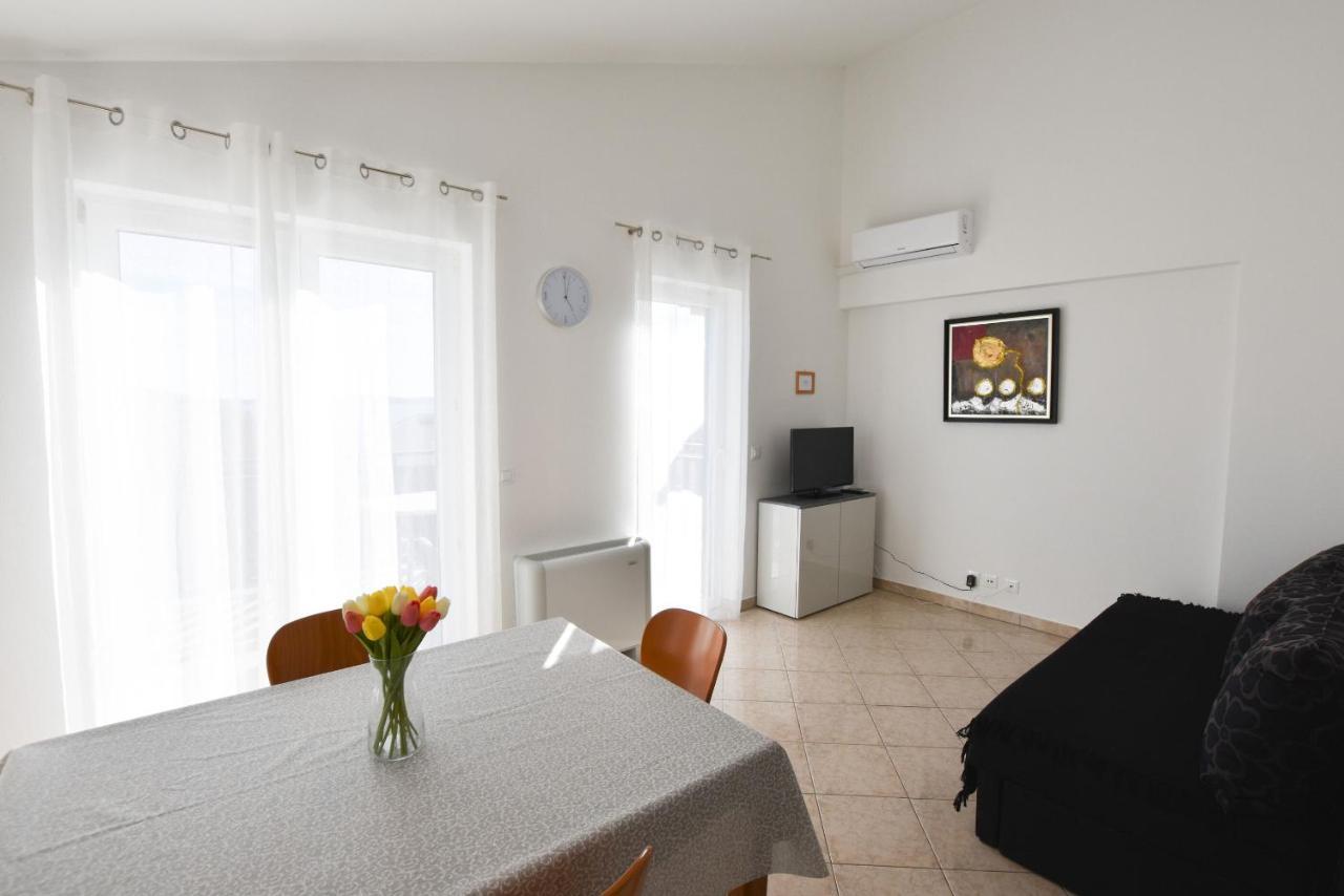 Apartments Karmen I Primosten Exterior photo