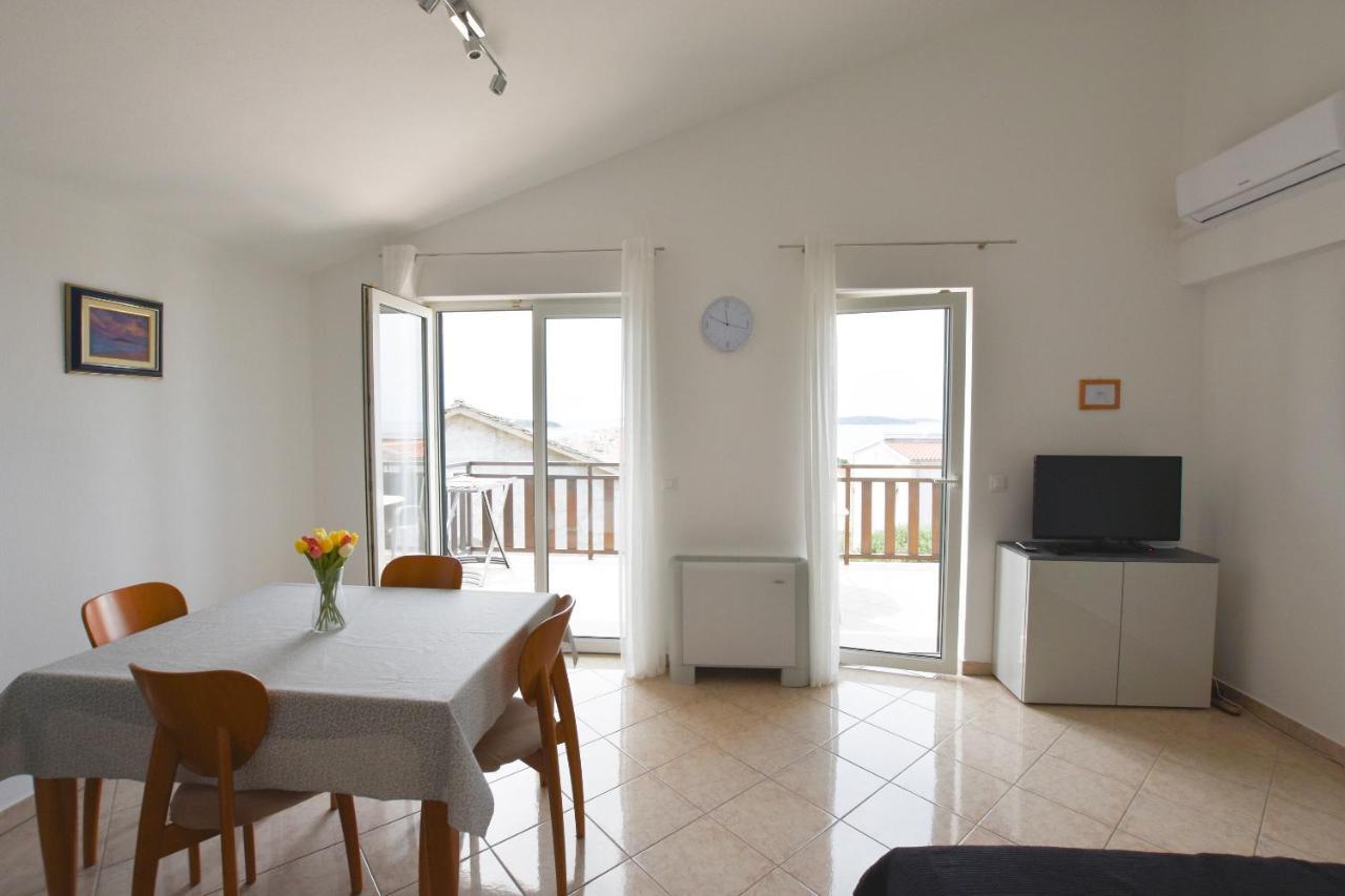 Apartments Karmen I Primosten Exterior photo