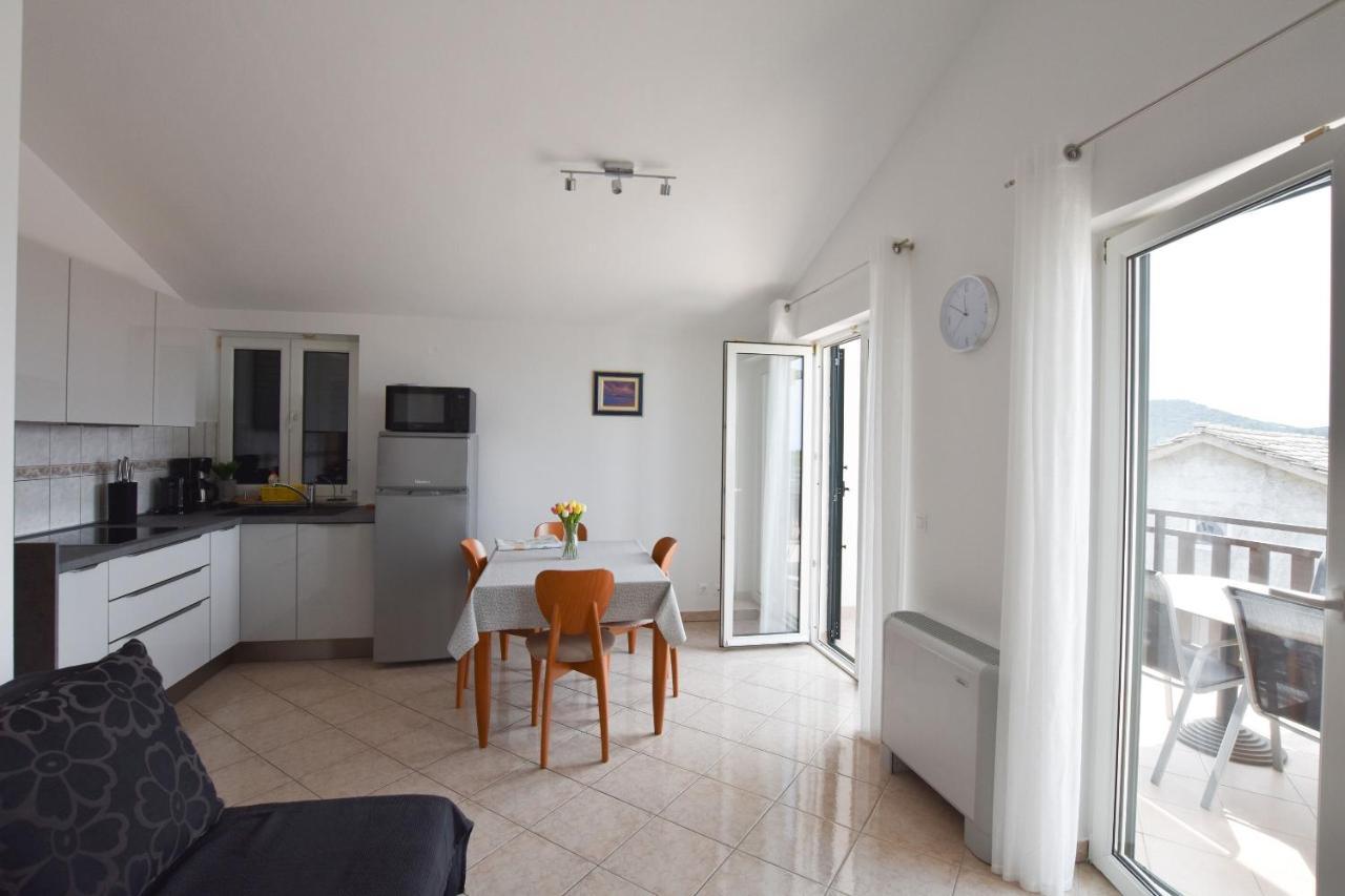 Apartments Karmen I Primosten Exterior photo