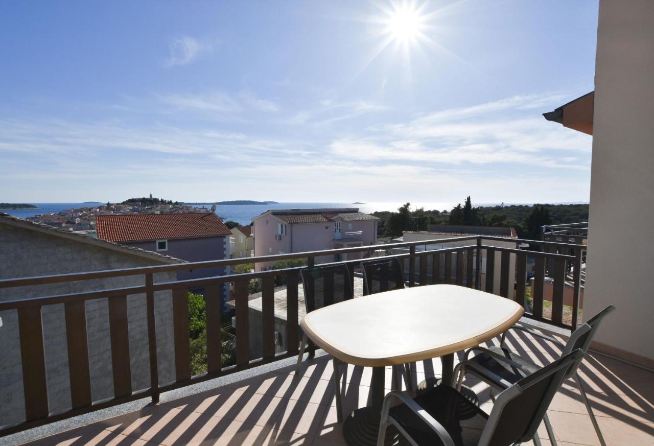 Apartments Karmen I Primosten Exterior photo
