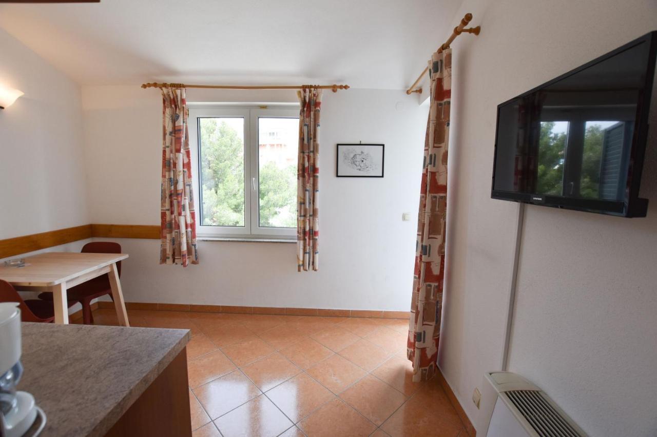 Apartments Karmen I Primosten Exterior photo